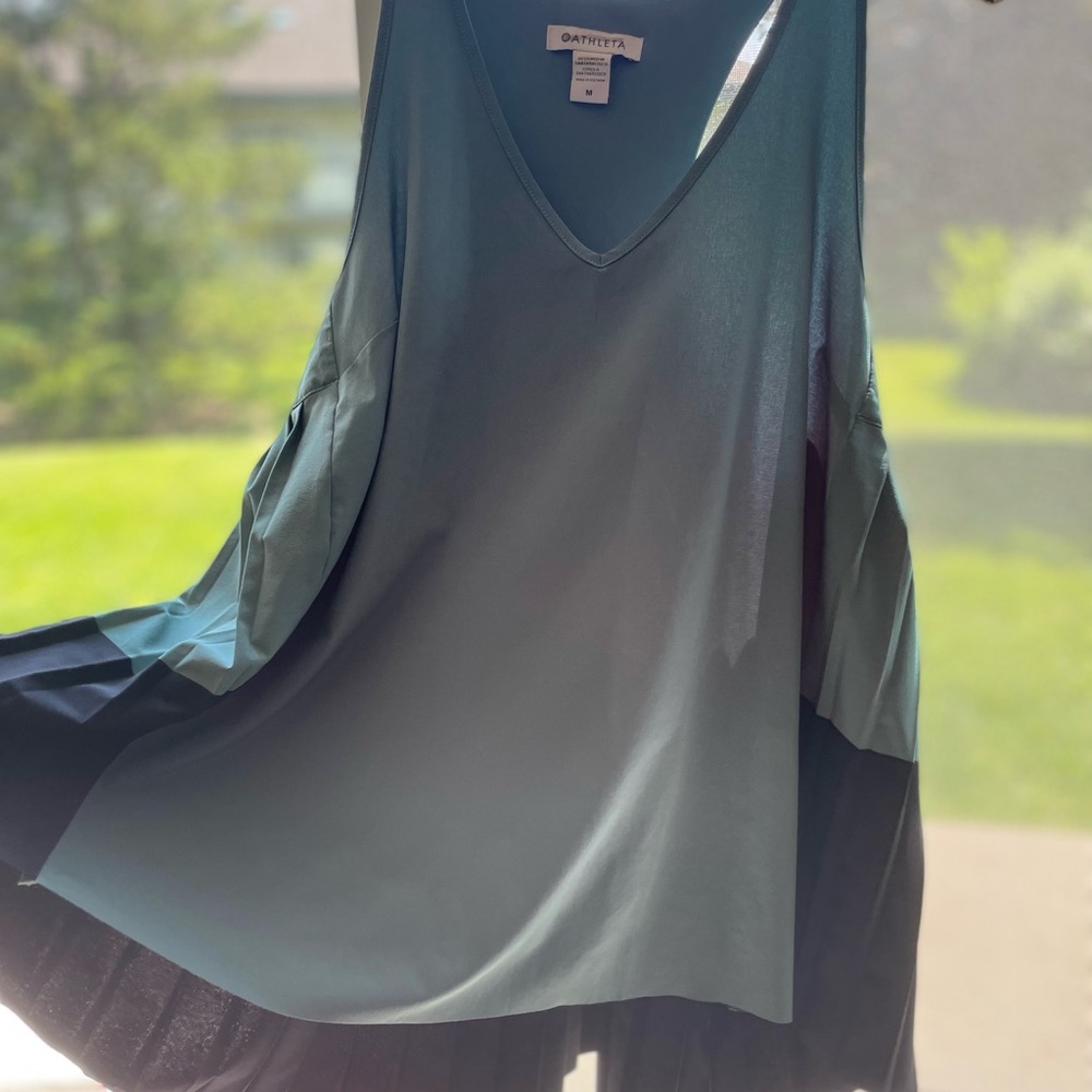 ATHLETA Swing Forward Pleated Tank Size Medium NWOT - Picture 7 of 8